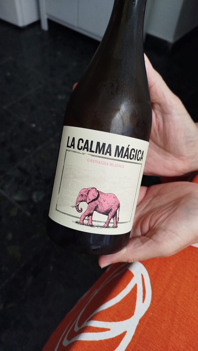 PepGranellTrave's tweet photo. Practicando el Garnachismo a base de bien. 
Solemos hacer caso de las buenas recomendaciones 🍷💪
@piparrahispania 
Está que se sale
Reina de Copas #olite 
#Navarra #SanMartindeUnx
#Garnacha #bodegas #winelovers #vinos #Twitter #gastrolovers #Winetasting #BuenasTardes #31deJulio https://t.co/a5Ih6D3vex