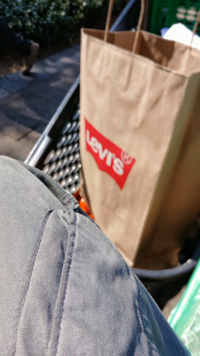 Itsshokeng's tweet photo. I Cannot wait to wear this shandis @LEVIS 🔥😮‍💨 https://t.co/86KGbL0Xwr