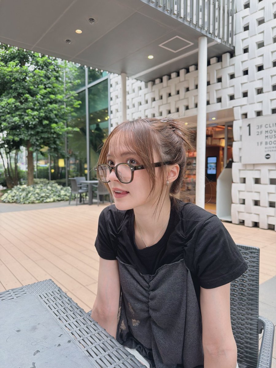 alisa2525_10923's tweet photo. メガネ🥸 https://t.co/s5sL8450wn