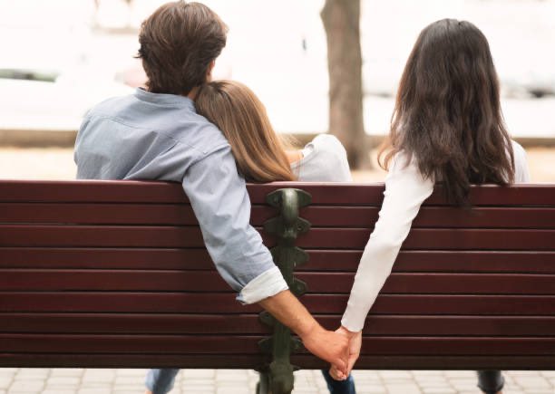 suseeo8k's tweet photo. I’ve asked a reasonable question on yr forum, but you’ve avoided the issue. I would never ask you to drop another for me, that’s not my way. I refuse to be an option, which is what I am presently, so I’m bowing out, leaving you two to enjoy one another’s company https://t.co/bA1eMxaneA
