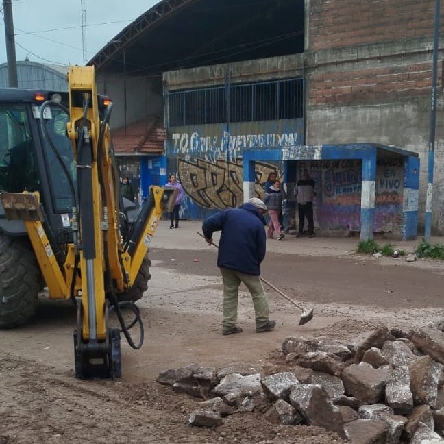 emvialmgp's tweet photo. 🚧ATENCIÓN CONDUCTORES⚠️

🚫CORTES POR OBRAS VIALES🚫 

Bacheo Express 
📍San Juan, Independencia, Luro y Colón 

Don Emilio
📍Canesa y Tripulantes del Fournier 

Belgrano 
📍Calle 232 y Tripulantes del Fournier

Santa Rita
📍Gaboto y Magnasco https://t.co/YWByYaeUK3