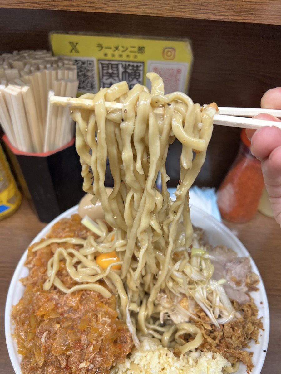 sub467410663150's tweet photo. #84 そりゃ
連荘で来たくなる訳で
もちろん関内二郎様へ
次に逢えるのはいつか･･･
大豚　ﾈｷﾞ 味玉　トマスプ　4674
YsNmm
ﾊﾟﾁﾘからのﾁｭﾙﾘﾗ全開いただきます😍
ｺﾅﾁ無しでﾄﾏﾄﾚｯﾄｽﾌﾟﾗｯｼｭをﾀﾞｲﾚｸﾄに😙
美味すぎ
混ぜて混ぜてﾄﾏﾄ全開
スタッフ皆様ご馳走様でした🙇 https://t.co/kNdkt4Bk1j