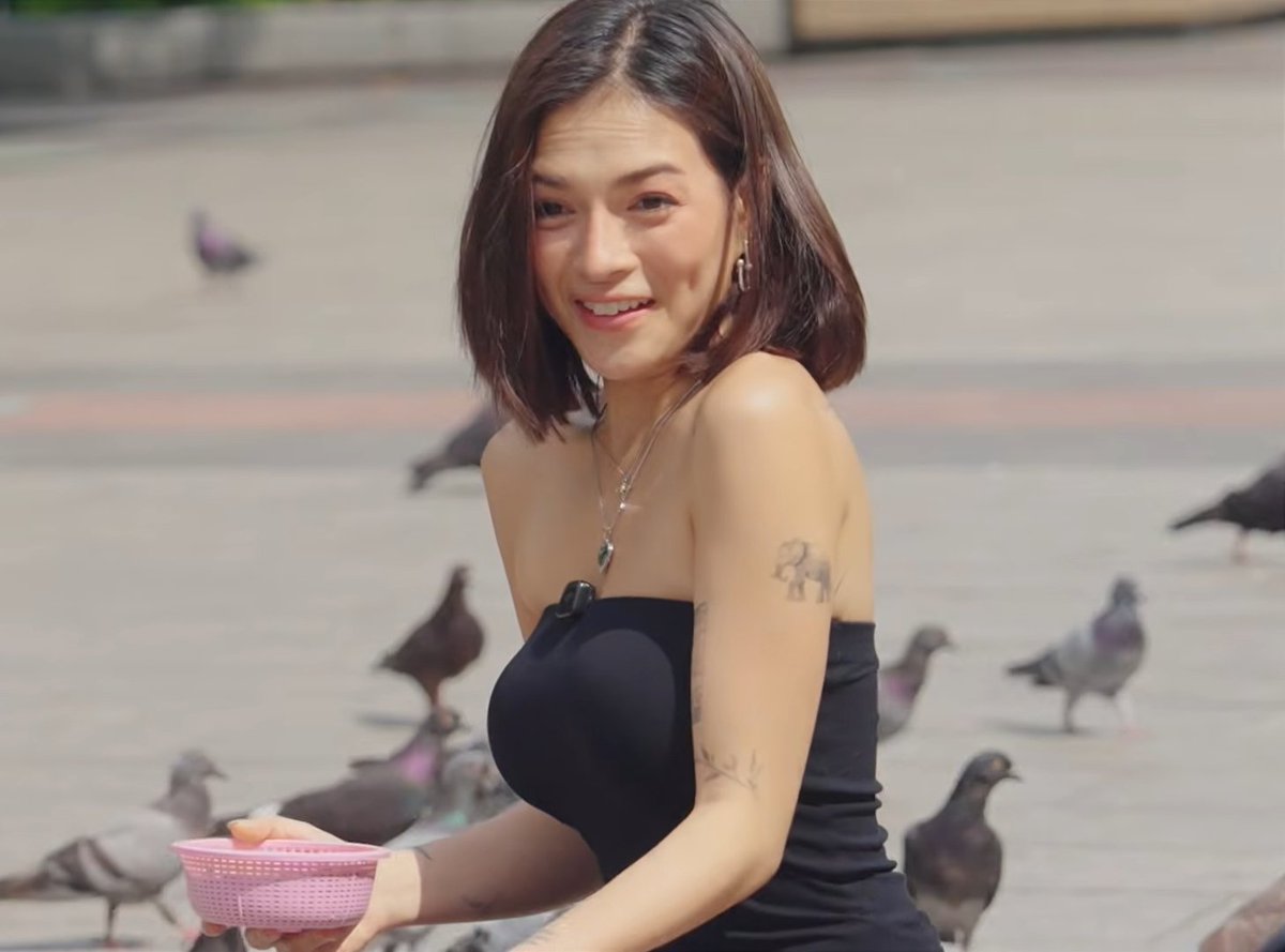 mrndgurlee's tweet photo. All throughout ng vlog, ang ganda ganda mo @mikslmnc pero pinakamaganda ka dito. This brought me back mika in america era, damn that smile. As long as you are happy in life mahal, nandon ako lagi.

MIKA VIETNAM VLOG https://t.co/gQrKHuwO1a