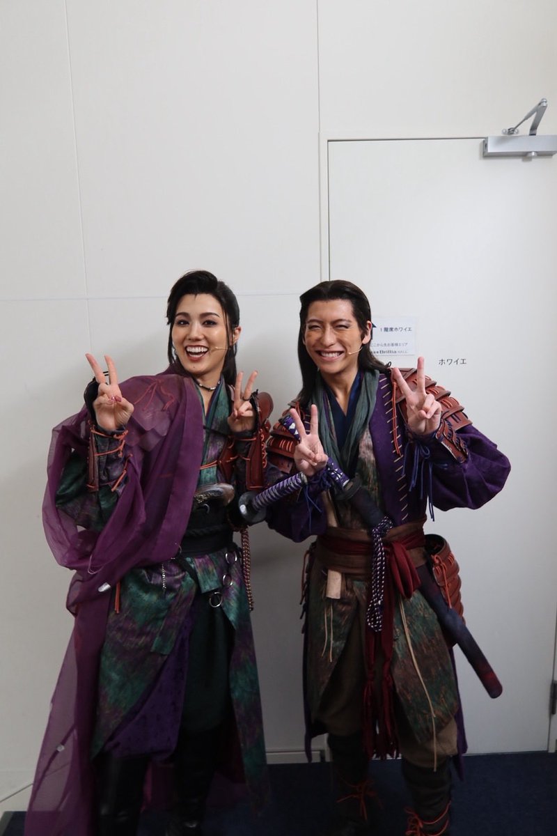 kenty1016japan's tweet photo. 東京楽
ありがとうございました！
カシラと📸
幸せそうな楓です。

#ザ戦 https://t.co/ty4ZmQs5Rh