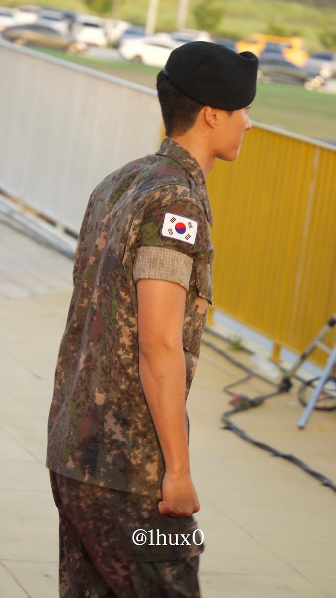 1hux0's tweet photo. 260731 청룡시리즈어워즈 레드카펫 #백선호

군복선호 고화질 ㅠㅠ♥ 너무너무 잘생김!! https://t.co/0Zgc9twZCl