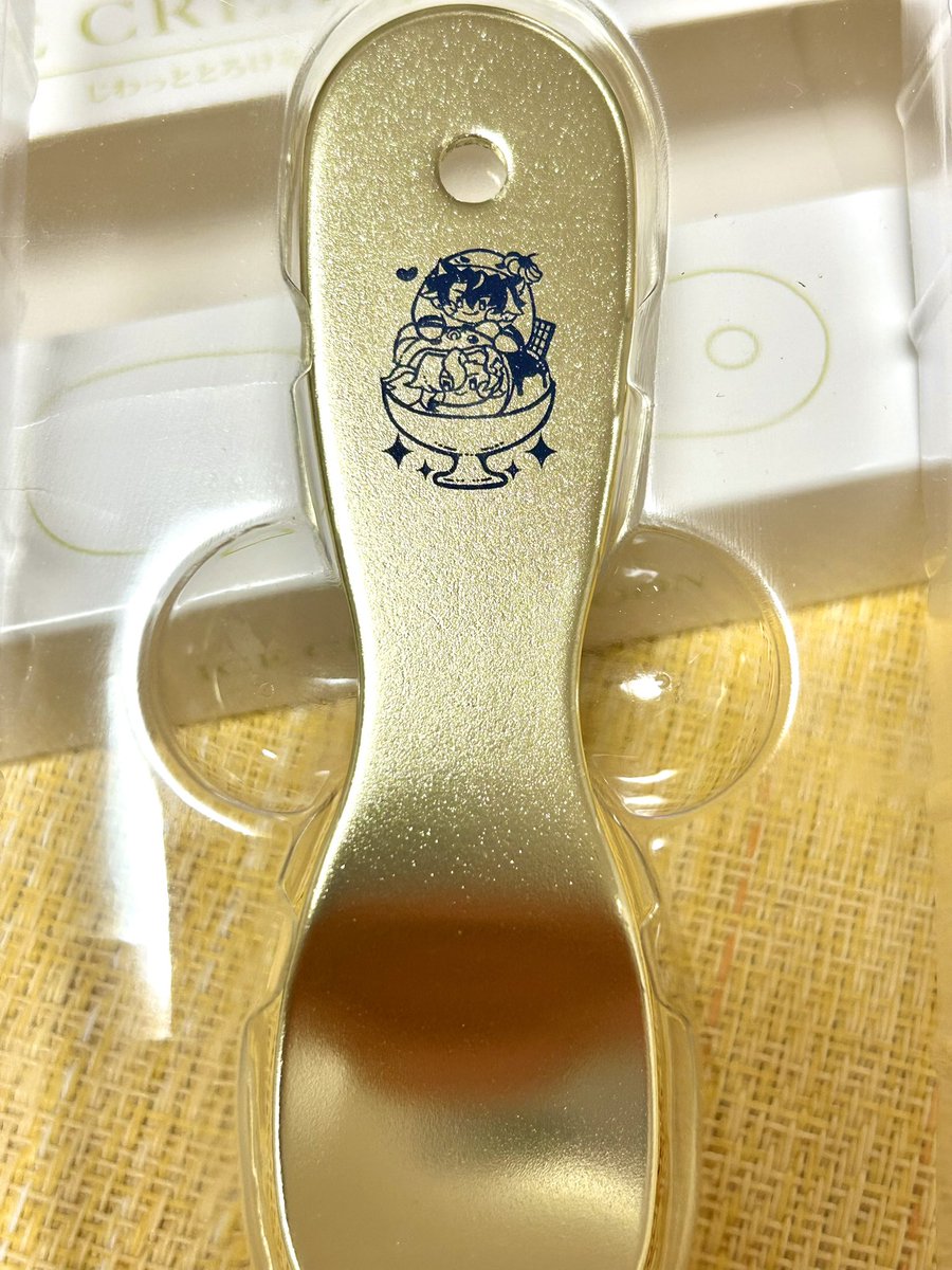 torotorori_174's tweet photo. ヌシサメアイススプーンがやっと届いたんだけどイメージ図通りになってて印刷が綺麗！可愛い！明日から順次発送していきます。在庫もまだありますので引き続きよろしくお願いします🦈🍙🍨 https://t.co/tMriVwnGPn https://t.co/A0TJhm6TgI