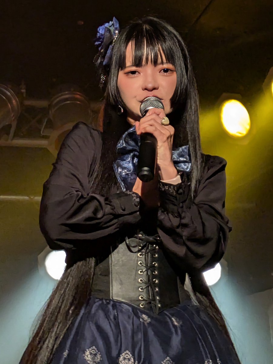 horihide0107's tweet photo. 前回のGIGSではご挨拶だけでしたが、
今回はステージをゆっくり楽しむことができました🎶✨

やっと歌声とパフォーマンスを生で体感できて嬉しかったです😊
素敵な時間をありがとうございました🫶

#琴羽つばさ 
#藍ドール
#鶴見GIGS https://t.co/fgnRLgHOtT