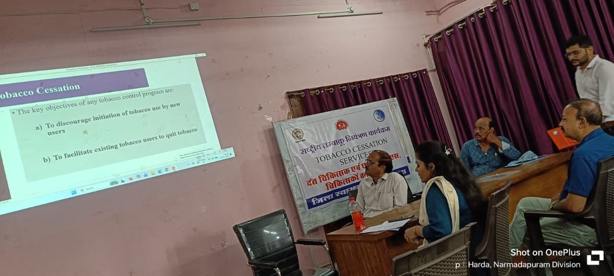 projsharda's tweet photo. 🚭 राष्ट्रीय तम्बाकू नियंत्रण कार्यक्रम के अंतर्गत प्रशिक्षण कार्यशाला आयोजित।

CMHO डॉ. एच.पी. सिंह: अब जिला, प्राथमिक व सामुदायिक स्वास्थ्य केन्द्रों पर भी मिलेंगी तम्बाकू त्याग सेवाएं।

युवा पीढ़ी को तम्बाकू के दुष्प्रभाव से बचाना प्राथमिकता।

#TobaccoFree #Harda #SwasthHarda https://t.co/89Aqkwegl6