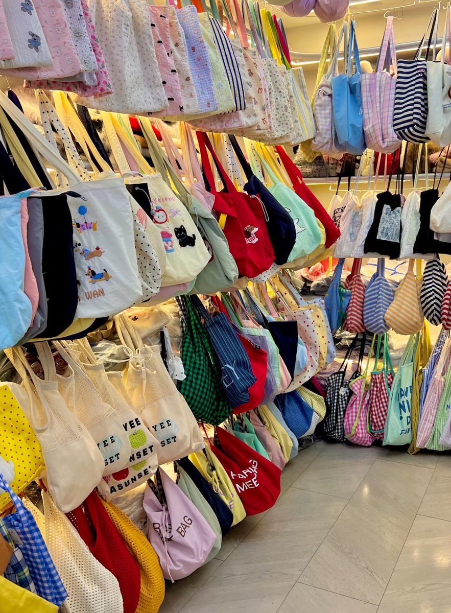 mirabelkry's tweet photo. BUAT YANG SUKA BAWA BANYAK BARANG HARUS LIAT INI 😭🤚serius lucu semua, gak bisa cuma pilih satu 😌 https://t.co/bqWXbcgHkj