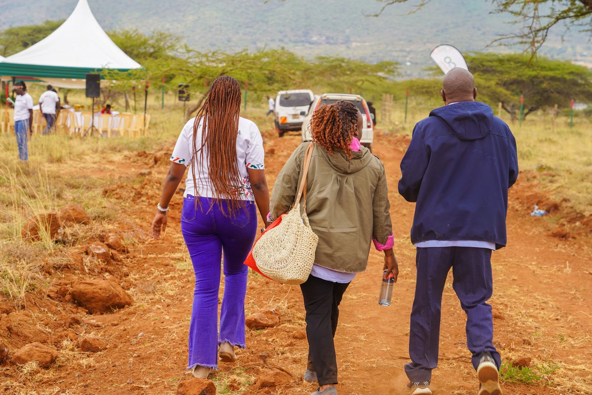 AmccoProperties's tweet photo. Taking our clients step by step through their future land investment at Ngong Breeze 2 today

#AMCCOProperties #NgongBreeze2 #LandInvestors #RealEstateKenya  #launching https://t.co/qbWggfo3Is