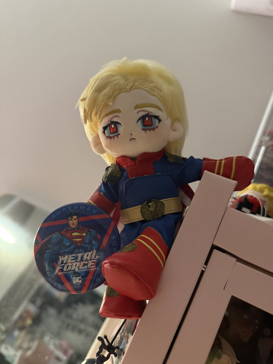 fook0602's tweet photo. Please help chase away the badge thief🙀🙀🙀🙀#Homelander #theboys #祖国人 #doll https://t.co/2ylJNm4Ior