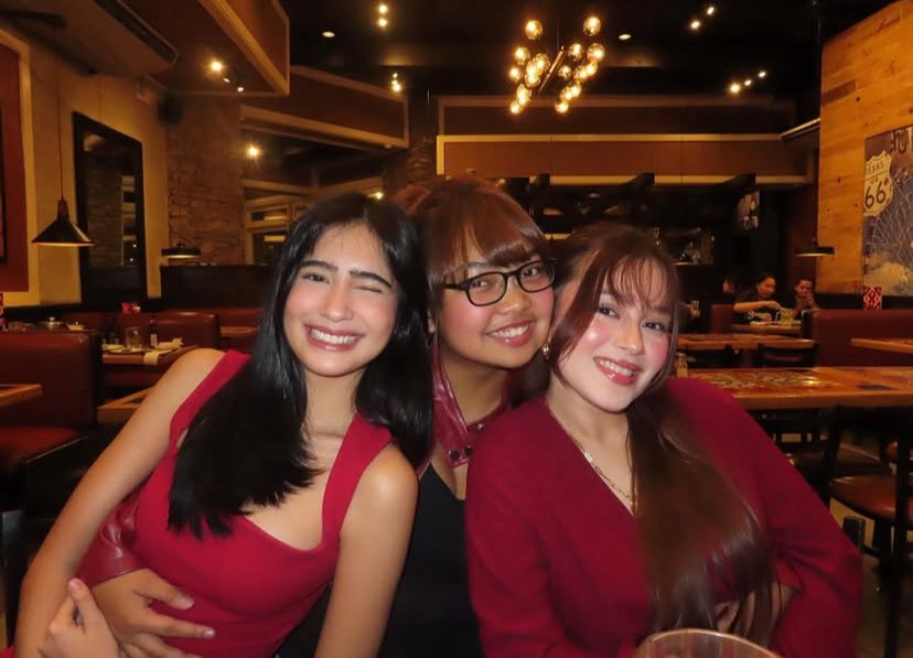 kryzrei_'s tweet photo. tres marias x migo from eli’s july dump. ang pamilya ko huehuehe https://t.co/EIouYZTVKo