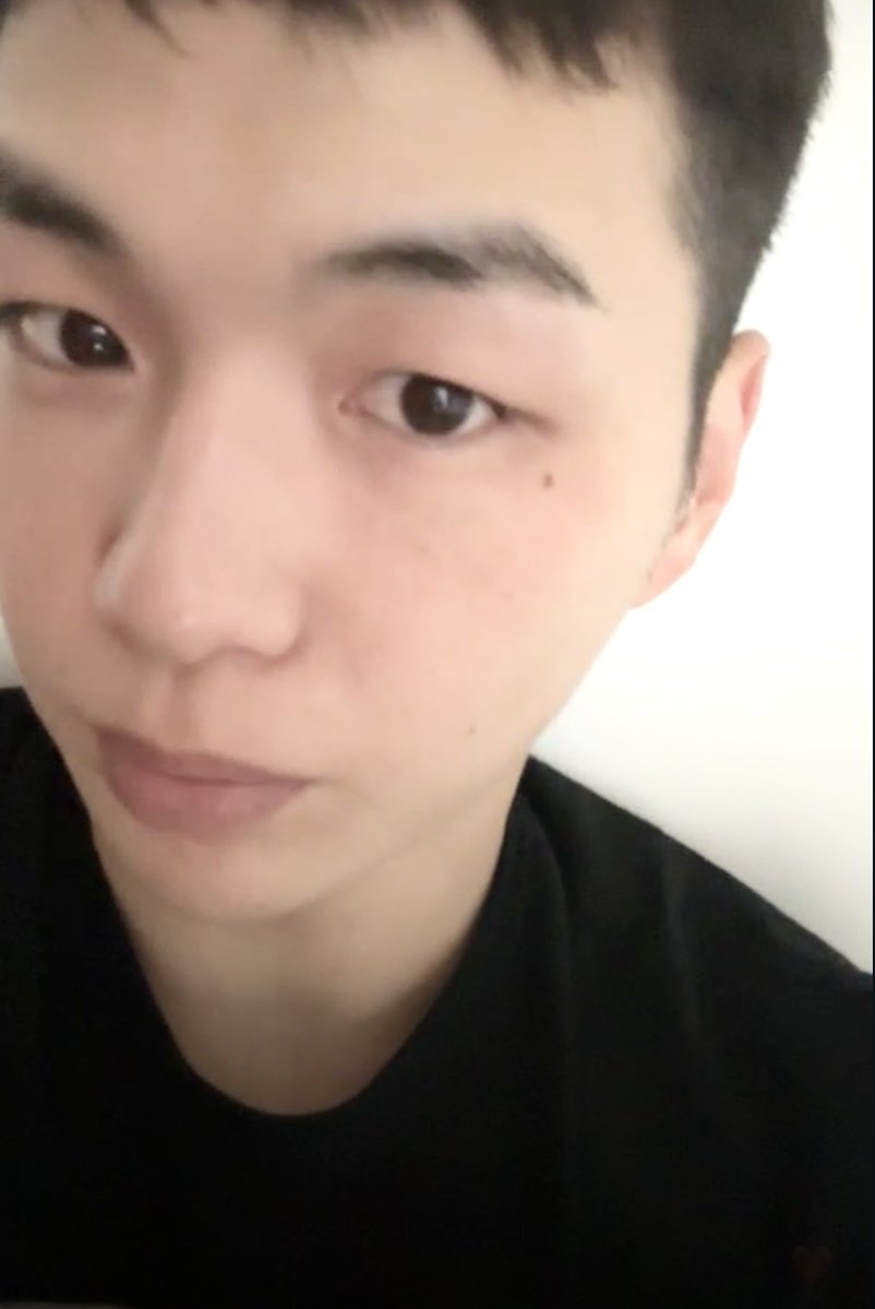 sboy_DANIEL's tweet photo. 👶🏻                                   💪🏻 https://t.co/BbNsqDwDcl
