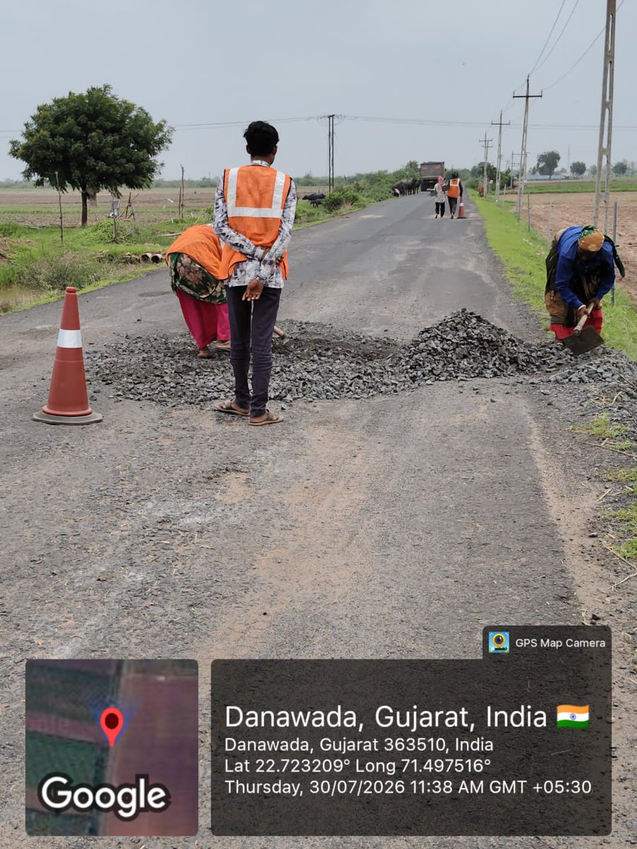 rnbsrn's tweet photo. માર્ગ અને મકાન વિભાગ (રાજ્ય), સુરેન્દ્રનગર દ્વારા ગોદાવરી - દીગસર - દાણાવાડા રોડ પર ત્વરિત પેચ વર્કની કામગીરી હાથ ધરવામાં આવી #RoadRepair #Monsoon2026 #GujaratGovernment #RoadsAndBuildings #MonsoonUpdates #AdministrationInAction #RnBGujarat #RnBOnDuty https://t.co/BkeUFovr0x