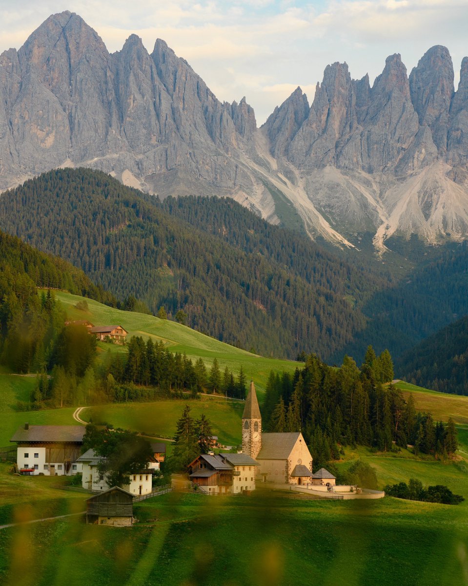 flower6260's tweet photo. Dolomites, Italy https://t.co/h8u31DhEL2