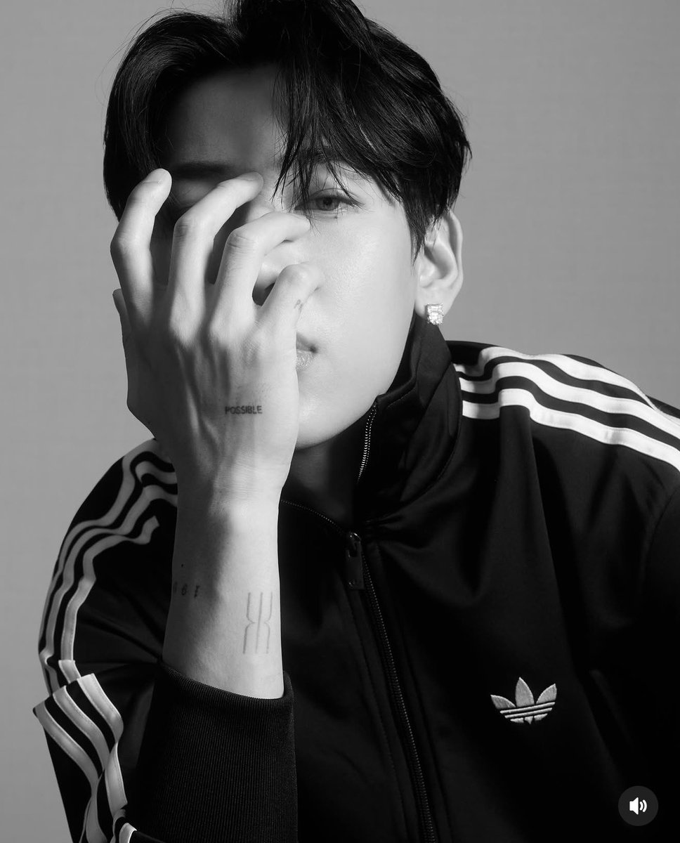 JorJintana's tweet photo. กรี๊ดดดดด! น้องแบมมาในลุค adidas เต็มตัว พร้อมแท็ก @adidasThailand 👀🏀⚽️🏐🥎 งานนี้บอกเลยว่ากลิ่นโปรเจกต์ใหญ่ลอยมาแต่ไกล… แม่ๆ แฟนๆ สายแฟชั่น สายสปอร์ต สายออกกำลังกาย เตรียมเก็บตังรอได้เลย! 🔥

#AdidasxBamBam https://t.co/6azbbhy888