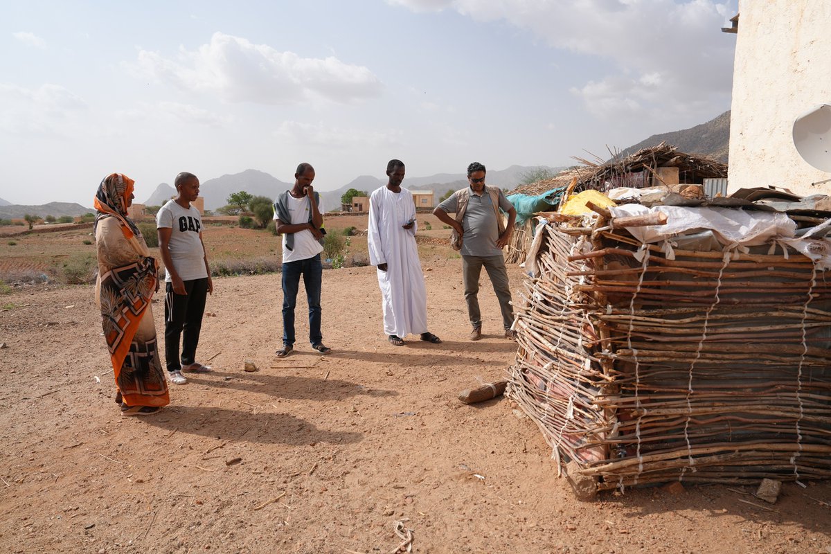 FAOEritrea's tweet photo. MoA🇪🇷 &amp; @FAOEritrea monitored backyard chicks in Anseba/ዓንሰባ Region last week under an ongoing TCP project. Combined with gardening inputs &amp; #NutritionSensitiveAgriculture training, the interventions aim to improve #Nutrition &amp; strengthen #ResilientLivelihoods.🌾🐥🍲
#Eritrea https://t.co/y3Xa0BeB9U