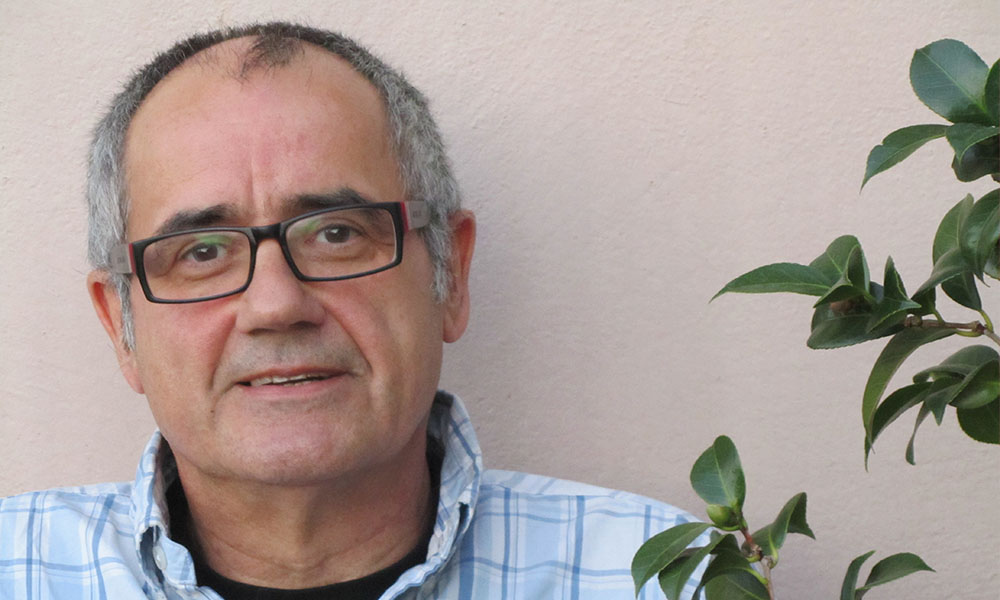 salabeckett's tweet photo. Joan Sellent, reconegut traductor teatral, proposa un curs orientat a detectar, analitzar i dur a la pràctica les estratègies que requereix la traducció de textos teatrals destinats a ser representats sobre un escenari.

👉Inscripcions obertes!

https://t.co/Acmu9TM78l https://t.co/CacBJV0W3S