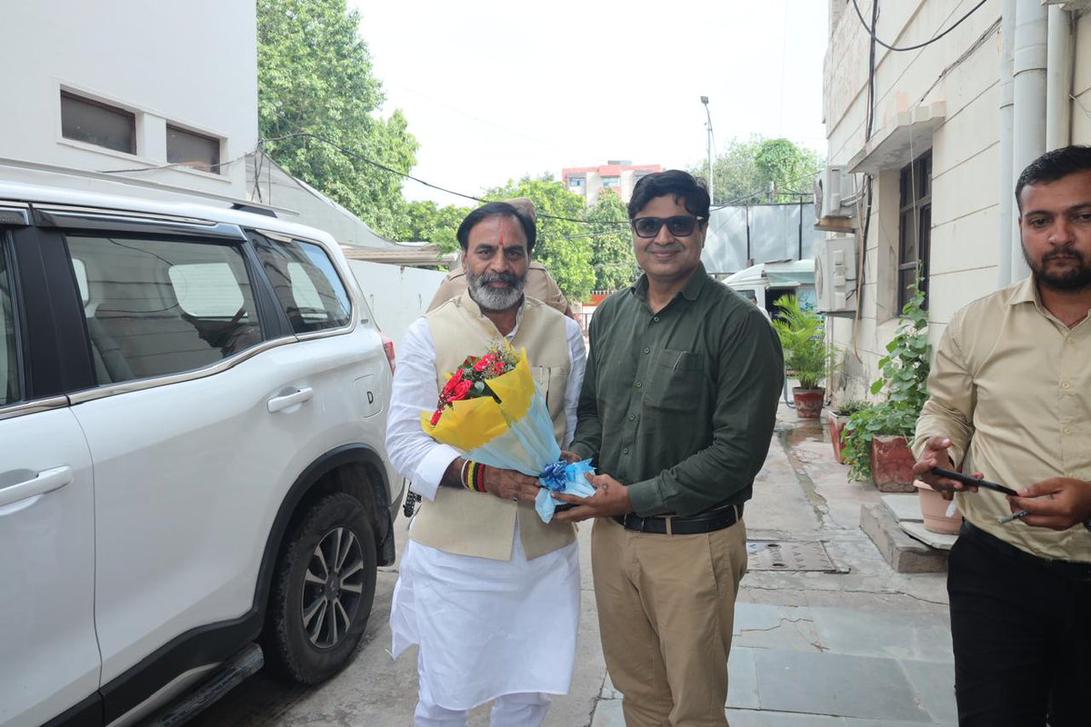 harcobank's tweet photo. Shri Bharat Bhushan Juyal, Chairman, HARCO Bank, visited the Gurugram Central Co-operative Bank Ltd https://t.co/PEcUq2cCRO