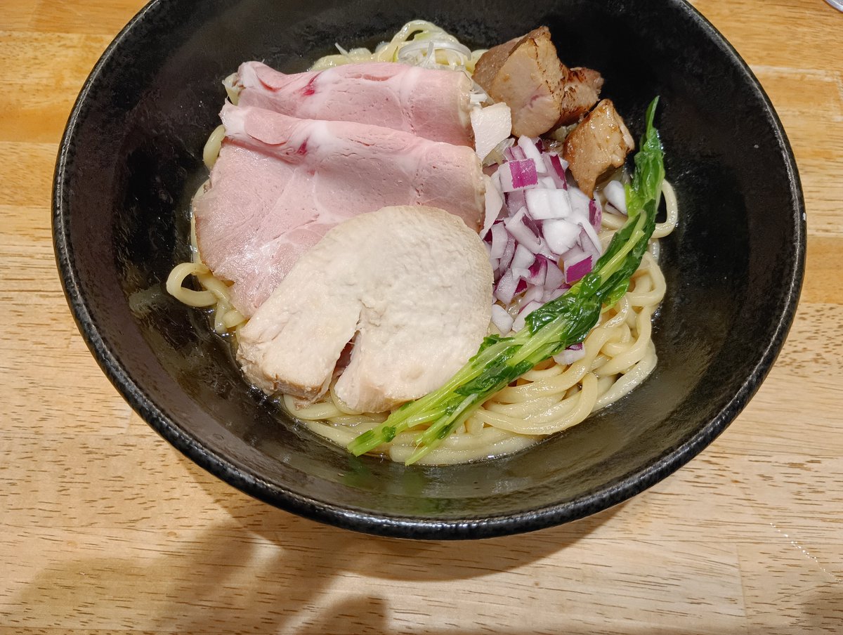 fukami_coffee's tweet photo. らぁ麺なか川
いりこまぜそば
和え玉鶏油

いりこそば食べようと思ったけど限定メニューのまぜそばにまた釣られました

パンチ力のまぜそばが多いこの世の中じんわり寄り添い系旨みのまぜそばも、いとをかしやで

知らんけど https://t.co/sknBQsPjEX
