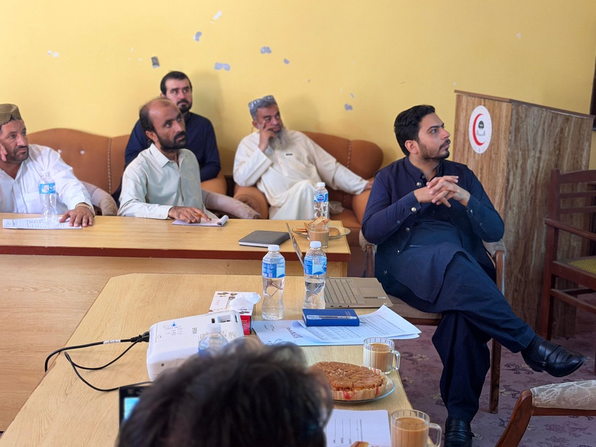Justtust's tweet photo. Deputy Commissioner Killa Saifullah chaired the monthly review meeting of PPHI to review healthcare service delivery, attendance, availability of medicines, maternal &amp; child health, immunization, and key challenges with directions to improve public health services in the district https://t.co/XMoIF9SAC9