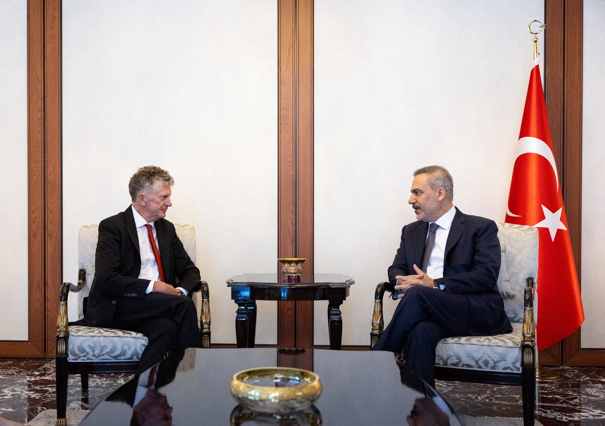 MFATurkiye's tweet photo. Minister of Foreign Affairs @HakanFidan received Jonathan Powell, National Security Adviser of the United Kingdom, in Ankara. https://t.co/6XnwvQphZ5