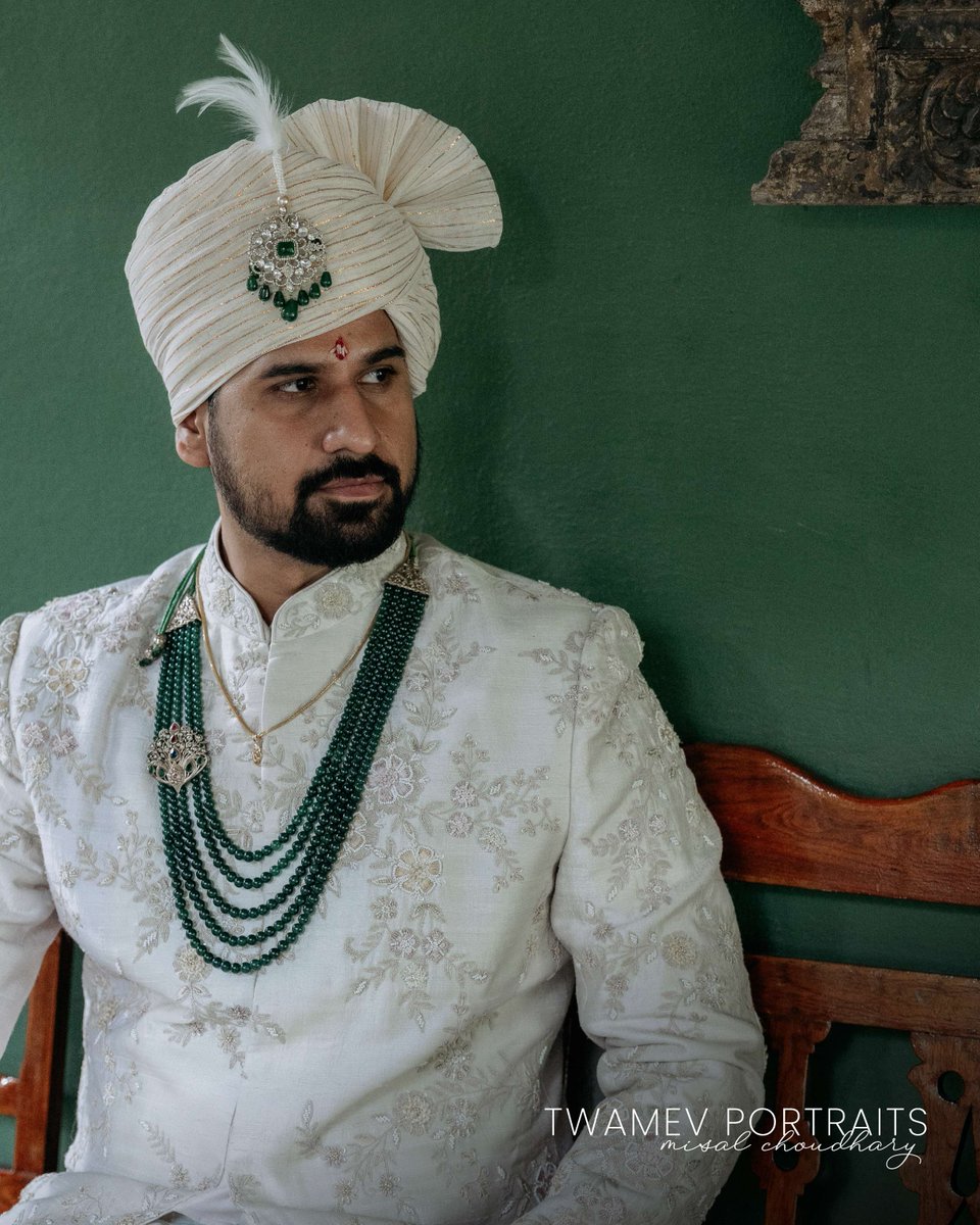 TwamevOfficial's tweet photo. When you've found the one, the perfect Twamev fit simply follows.

Find this opulent piece online. Link in bio!
Visit us in stores – New Delhi | Bengaluru | Hyderabad | Surat | Pune | Mumbai

#Twamev #TrulyYou #2026collection #weddingseason #luxeoccasionwear https://t.co/CeOPuxCce8