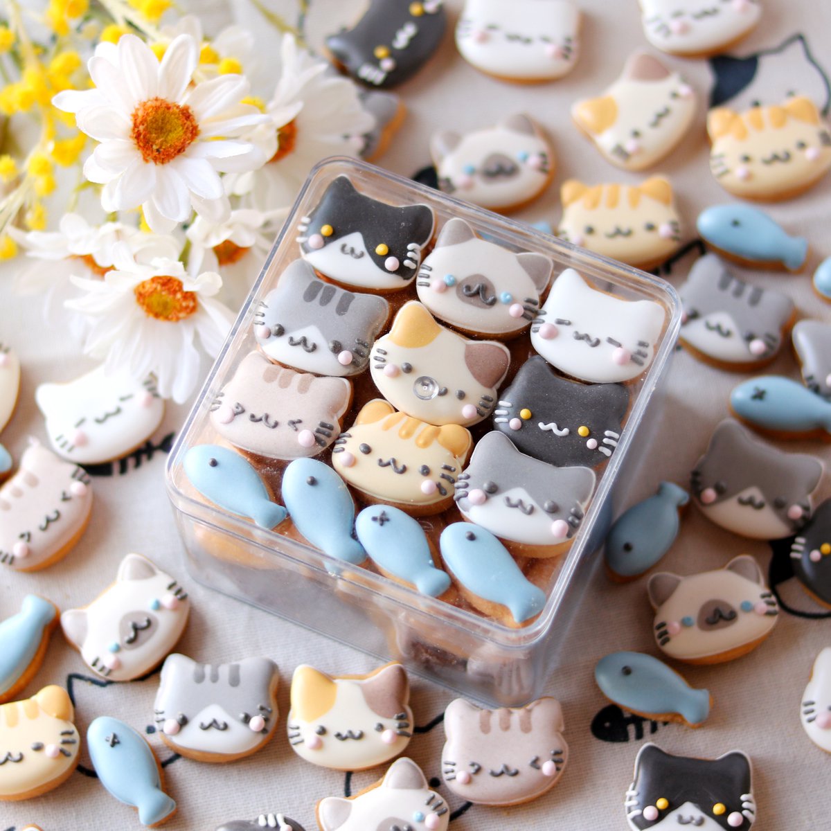 morinookashi_'s tweet photo. ＼＼自由が丘POPUPまであと7日！／／

大人気の『ねこまみれBOX』
ぎゅぎゅっと13枚のアイシングクッキーが入っています🐈‍⬛🐈🐾
猫好きの方におすすめです☺️ https://t.co/0jOliFXxkr