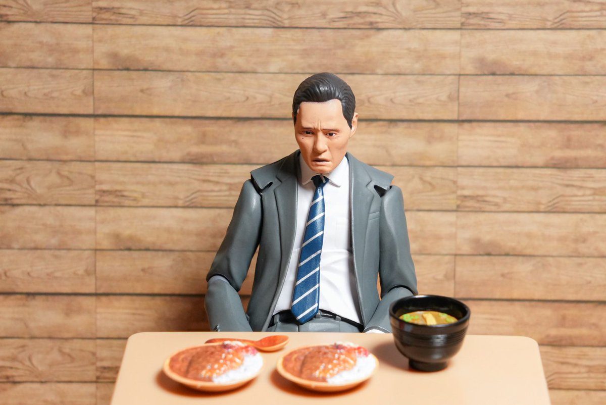 suekichiii's tweet photo. この店、貝汁とカツカレーしかないのか… https://t.co/ijHGk4Fjv2