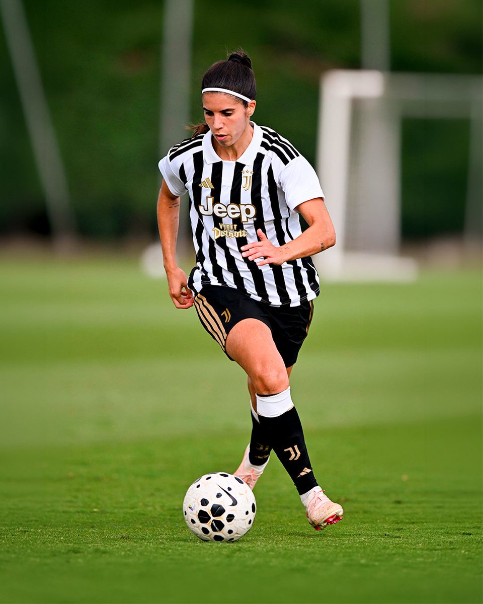 AlbaRedondo_11's tweet photo. First days as a Bianconera ⚪⚫

Grateful for the warm welcome. Excited for what's ahead! @juventusfc 

#ForzaJuve #FinoAllaFine https://t.co/YGwnrp5Uf5
