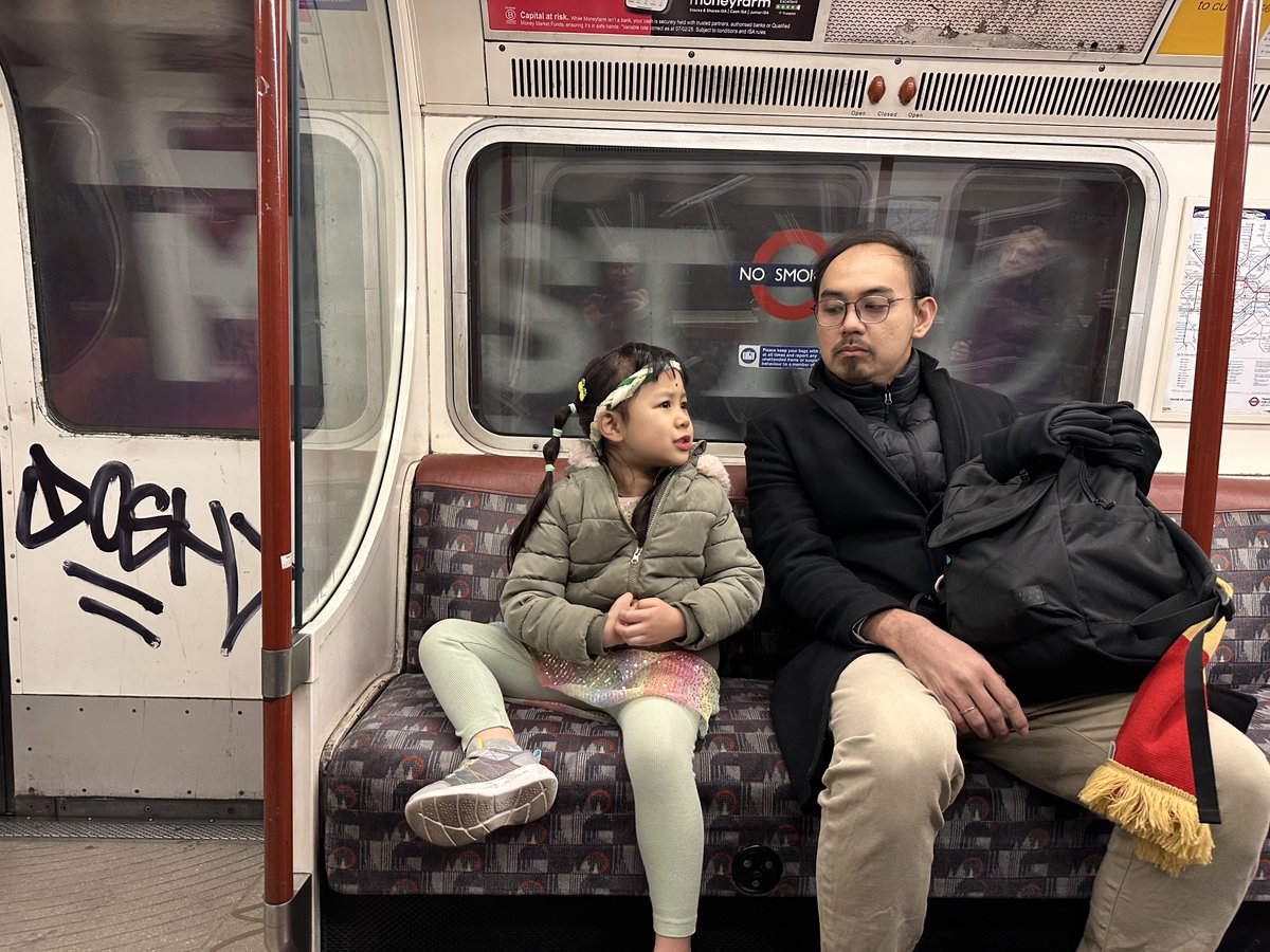 nabiylarisfa's tweet photo. Bentar tapi ini semua tidak akan terjadi tanpa suami yang SUPPORTIF!!! Mencari uang agar bisa bayar daycare yang super mahal + bolak-balik ke London tiap bisa cuti + stay di masa-masa krusial sebelum submit.

Love you 10000. https://t.co/WnLxfoO8tP