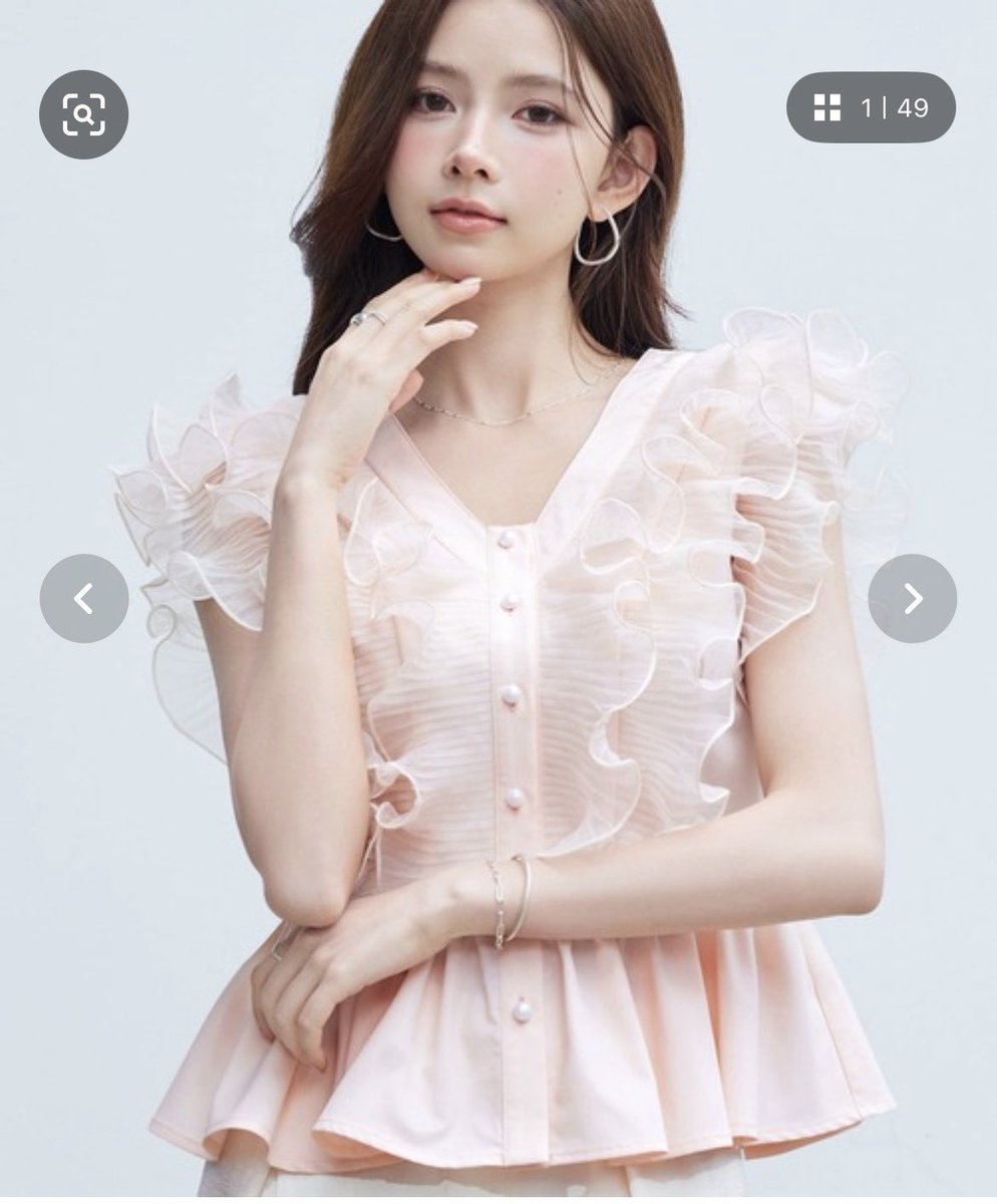 Lyn_rainbow7's tweet photo. 本当はこういうフェミニンなピンクのトップス買って4J地方ビジュの三月バウンドコーデしようと思ったのに和泉の布買ってた… https://t.co/YqCpBysfRV