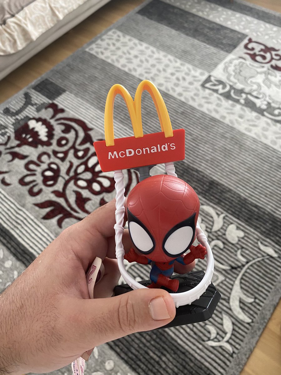 GainOverlord's tweet photo. @thvf4ll 685 lira bigmac menü içide veriyorlar sadece figürleri 4 figürü de aldım https://t.co/FQs6UK49b5