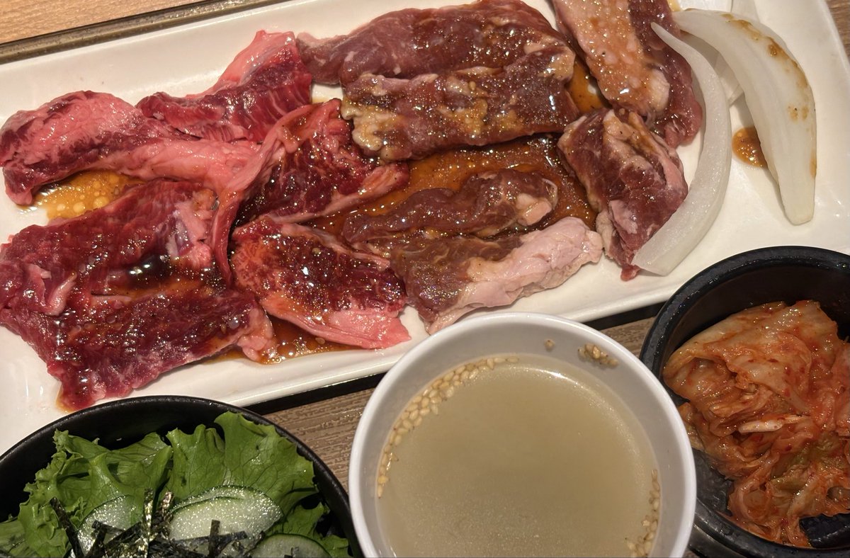 sushiwalk's tweet photo. 焼き肉は気兼ねなく食うのがよい https://t.co/AMKWJGcJ6K