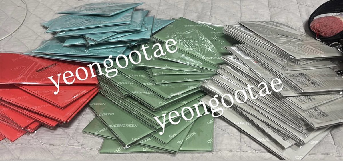 yeongootae's tweet photo. 코르티스 그린그린 미개봉 앨범 양도 
Wts CORTIS greengreen unopened/sealed album

위버스 (1 set 4 albums): 3.0 

international shipping ✅
https://t.co/N7xPzzdtTz 

CORTIS Greengreen redred sell 대리 포카 띔 교복 pc photocard martin james juhoon seonghyeon keonho https://t.co/1wt817u8gL