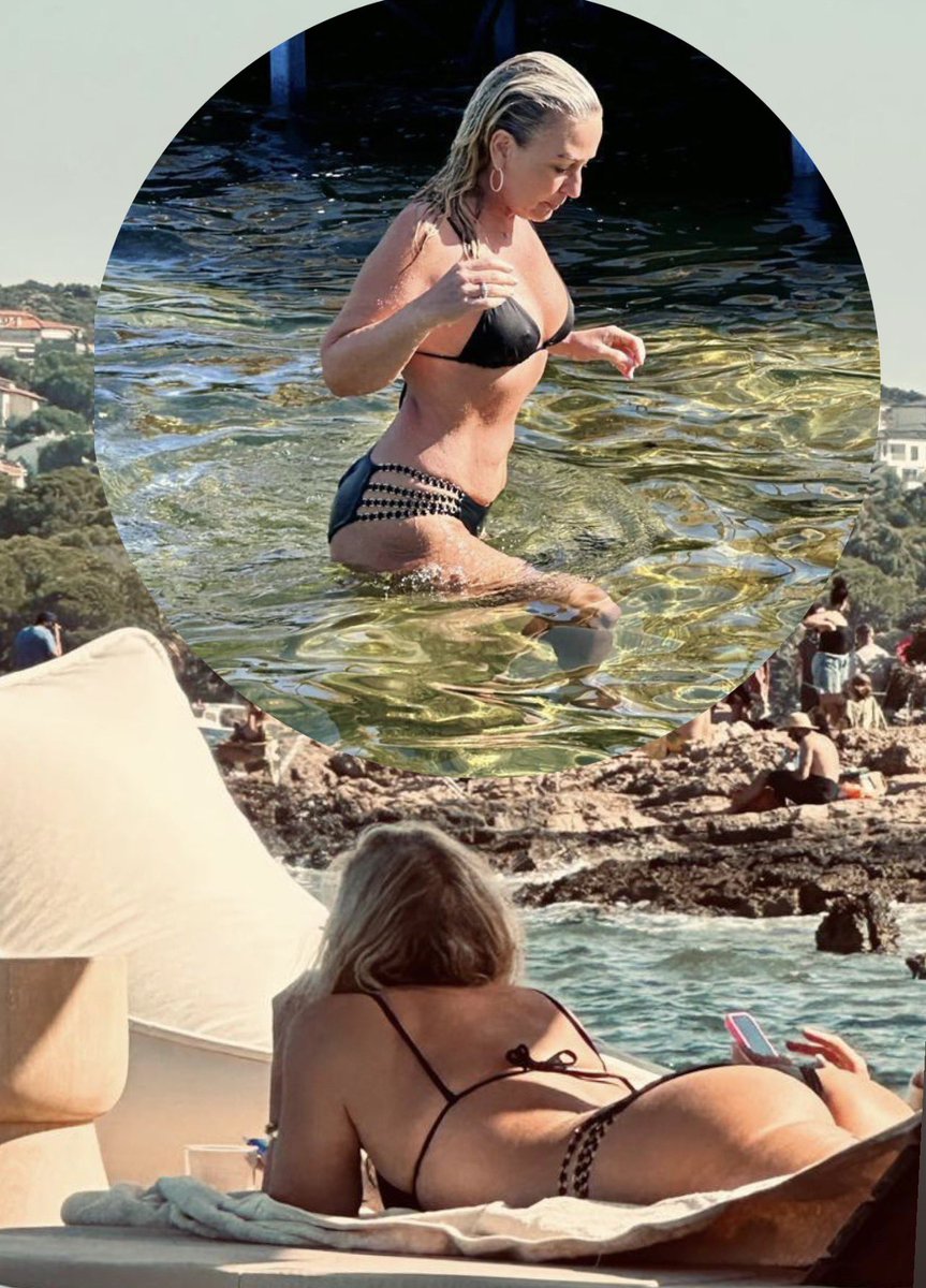 ayakligazete's tweet photo. Uzun süredir spor yapan Saba Tümer, verdiği kilolar dikkat çekti. Fit görüntüsü ile Çeşme’de tatil yapan Saba Tümer, tüm dikkatleri üzerine çekti. #sabatumer #cesme #tatil https://t.co/422i4QBRN1