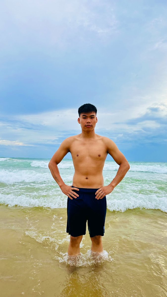 Pizaikham's tweet photo. Beach date with you 😄😄 T56 https://t.co/eH5rIrZ7e4