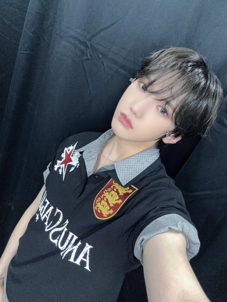 KEYVITUP_inkode's tweet photo. [#현민] 

🖤😵‍💫

#HYUNMIN
#KEYVITUP #KVP #키빗업 https://t.co/bce3oc5iAZ