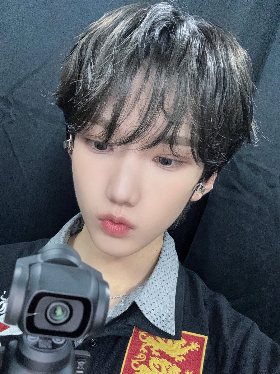 KEYVITUP_inkode's tweet photo. [#현민] 

🖤😵‍💫

#HYUNMIN
#KEYVITUP #KVP #키빗업 https://t.co/bce3oc5iAZ