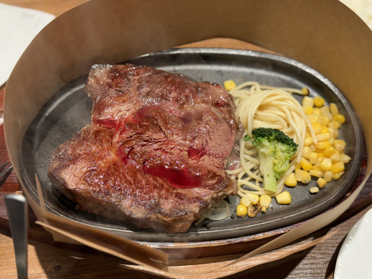 _yumekanu's tweet photo. 1ポンドステーキ初見です🥩 https://t.co/y5E7LAJ7Qq