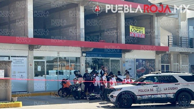 gomezcarlos79's tweet photo. 😡🚨 #Bale4n a #tres #hermanos para robarles 70 mil pesos tras salir de un banco en #LaPaz .
Aquí los detalles 👇🏻
https://t.co/OwmHztwTxU https://t.co/NNL3CWlshL