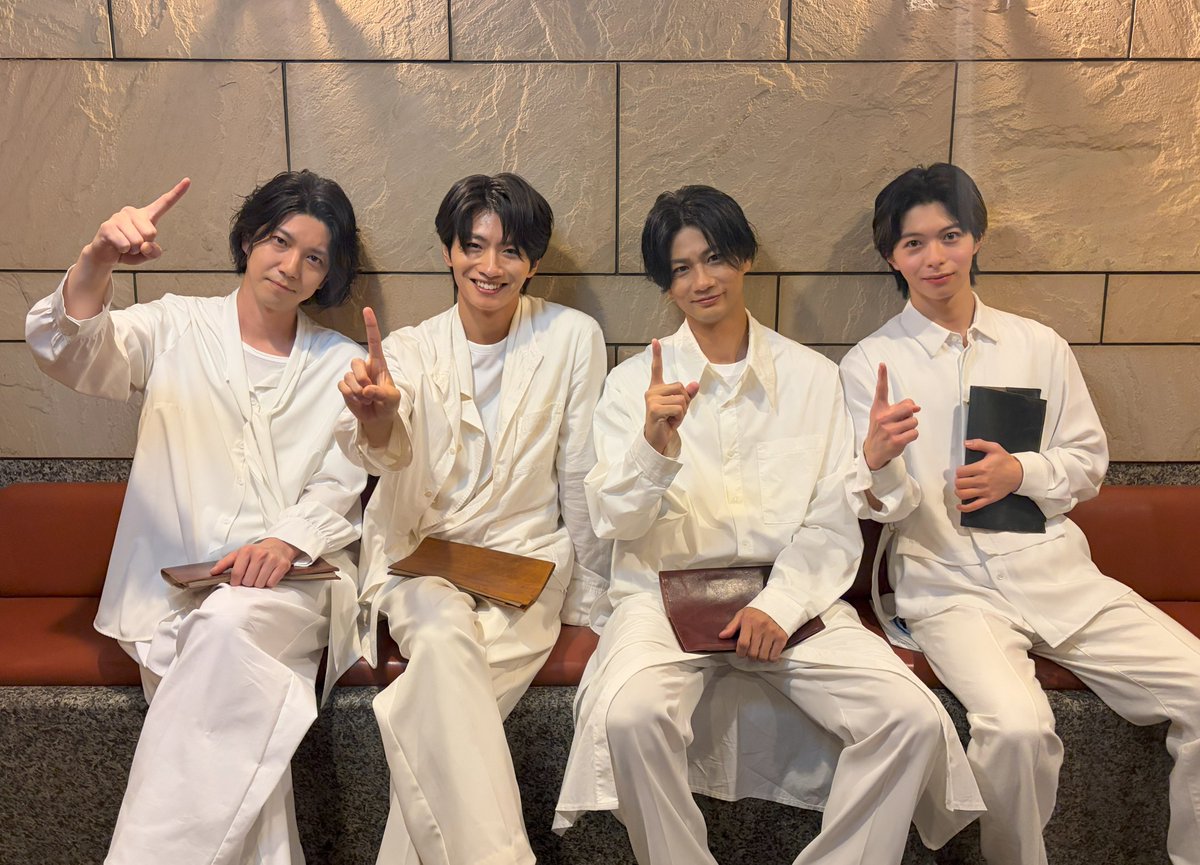 bstbs_entame's tweet photo. ＼#朗読劇ROOM2026  🛋️／

公演８日目☝️
たくさんのご来場ありがとうございました✨

夜公演はこのあと21時45分ごろから、7日間のアーカイブ配信もございます📱

公演後アンケートにご協力をお願いいたします。
https://t.co/bEtkFmH3VN

#安里勇哉
#木村魁希
#馬場良馬
#松本仁 https://t.co/plLk9WAgVj