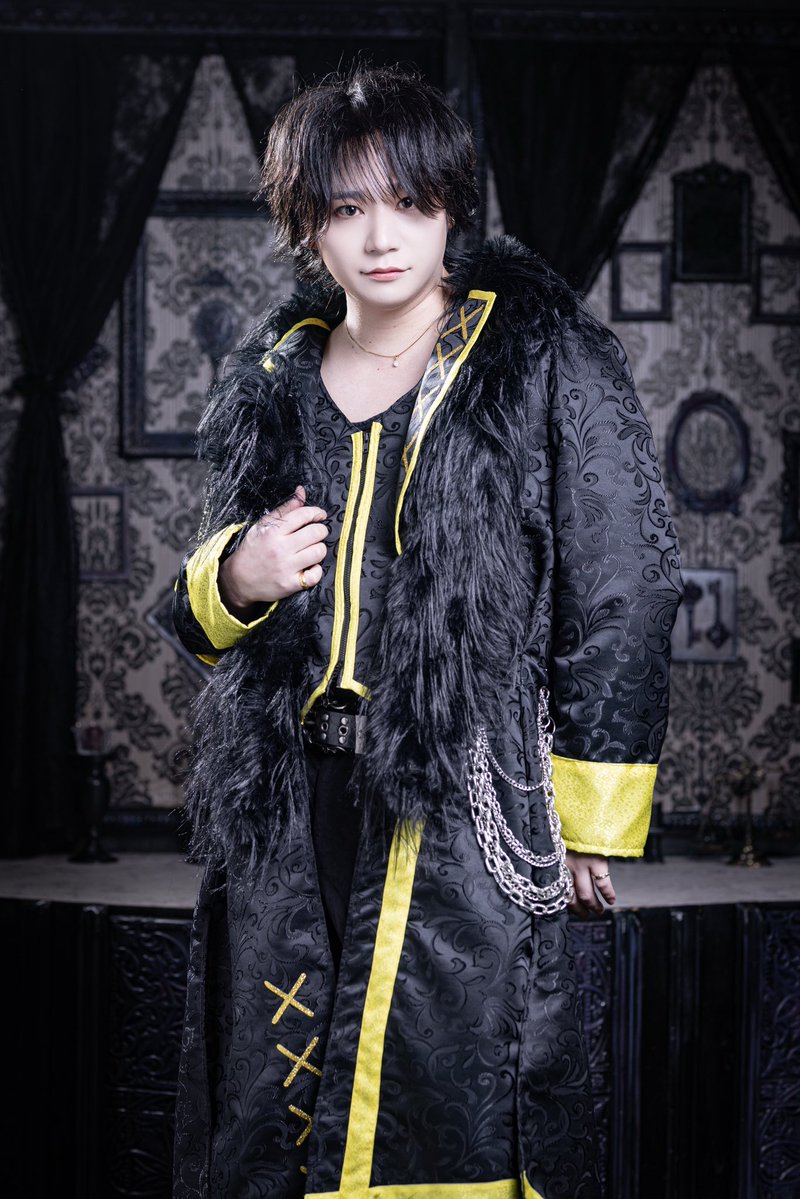 MELOPHORiA_info's tweet photo. 【 MELOPHORiA新衣装アー写公開 】

💫✦・┈┈┈┈┈┈┈ ・✦🧬

MEMBER ⑦
ゆいと @MLPR_yuito 
color : yellow 💛

💫✦・┈┈┈┈┈┈┈ ・✦🧬

MEMBER ⑧
れいじ @MLPR_Reiji 
color : blue 💙

💫✦・┈┈┈┈┈┈┈ ・✦🧬

【 RP + ♡ ＝400 】
達成で7/22 1st Anniversary LiveでのLIVEVIDEOを公開