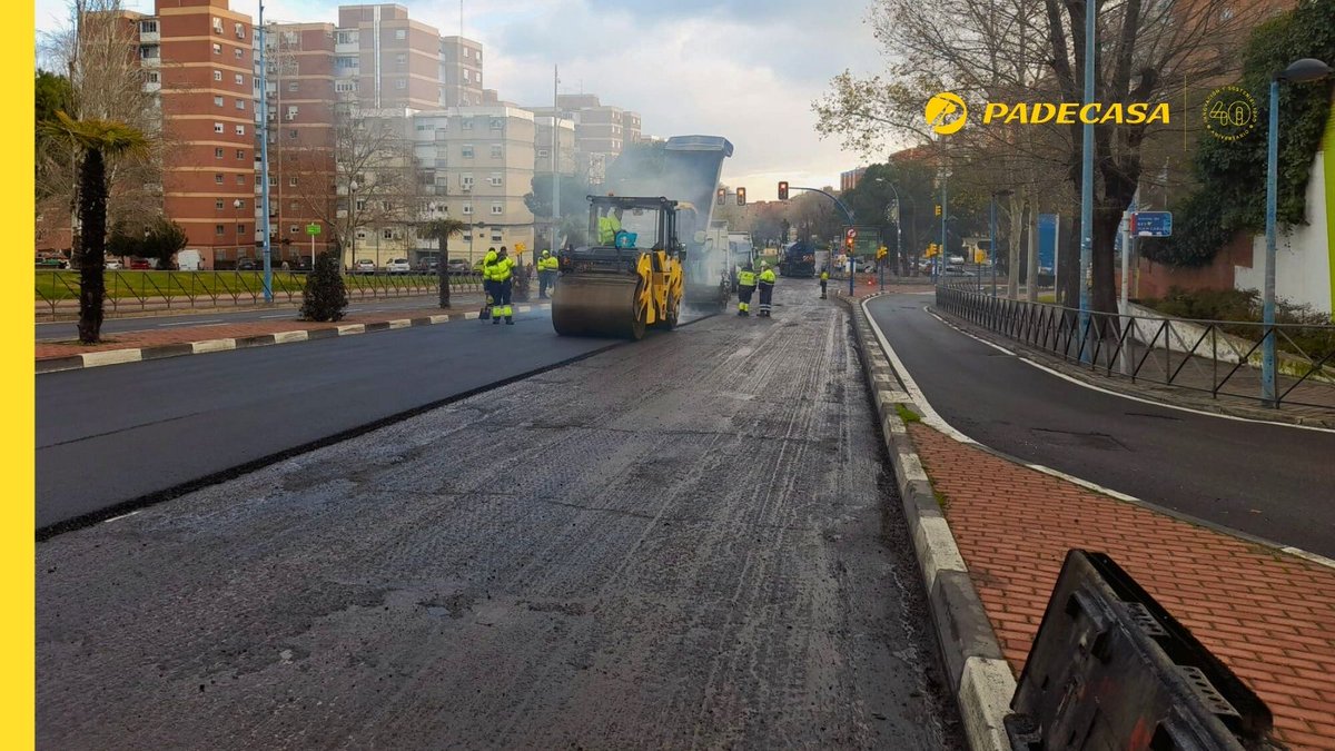 PADECASA's tweet photo. Los áridos certificados que extraemos de la cantera de CYCASA nos aportan: 

🔝 Gran resistencia mecánica 
🔝 Notable comportamiento frente a las heladas 

Es decir, son la base IDEAL de muchas de las carreteras que construimos y conservamos https://t.co/4OvL0iW1GQ https://t.co/MYxuQYtBin