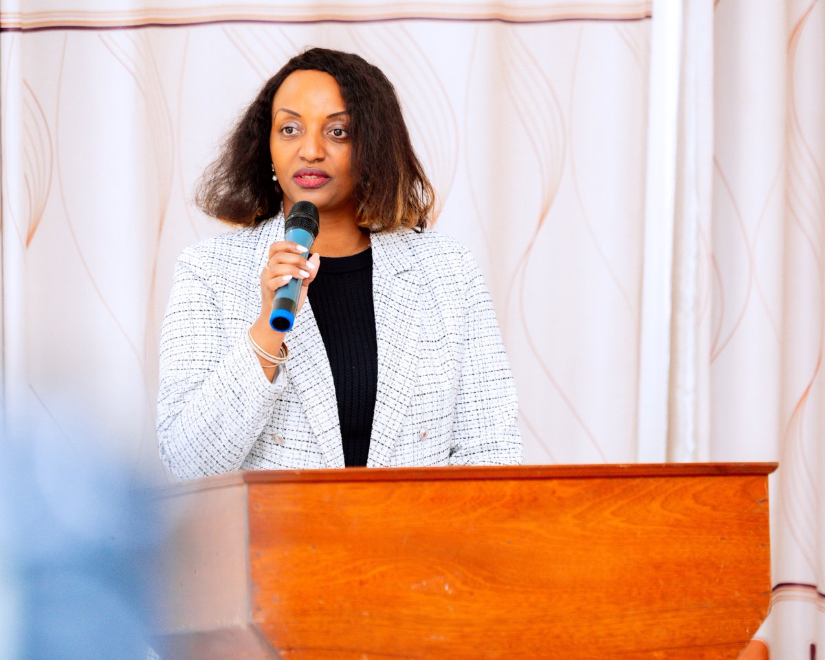 CentralBankRw's tweet photo. Mw'ijambo rye, Guverineri @SorayaMHlive yashimiye @RwandaLocalGov, @RwandaICT, @RwandaGender,
@AirtelMoney_Rw, @MoMo_Rwanda, @NCBABankRw, @rnit_Rwanda bafatanije na Banki Nkuru y'u #Rwanda ngo heswe uyu muhigo.   

#GendanaKonti 
#BNREngage https://t.co/60f07RjBnR