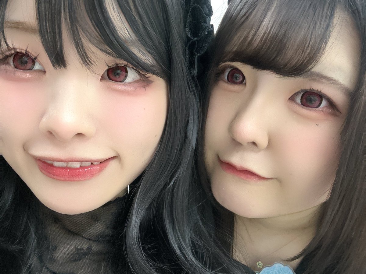 ancou__2's tweet photo. 21:00からブルスラお待ちしております🙇‍♀️

最後だってよ‼️泣きそう‼️初期装備のヘッドドレスつけた‼️悲しすぎる‼️ほんとに無理‼️嫌すぎる！抗う‼️

もぷさんと赤カラコン揃えた😊✨️

最後の制服姿見納めしに来て‼️チェキ用の写真も沢山あるから取り置きお待ちしております🙇‍♀️ https://t.co/2NeHgfhF7g