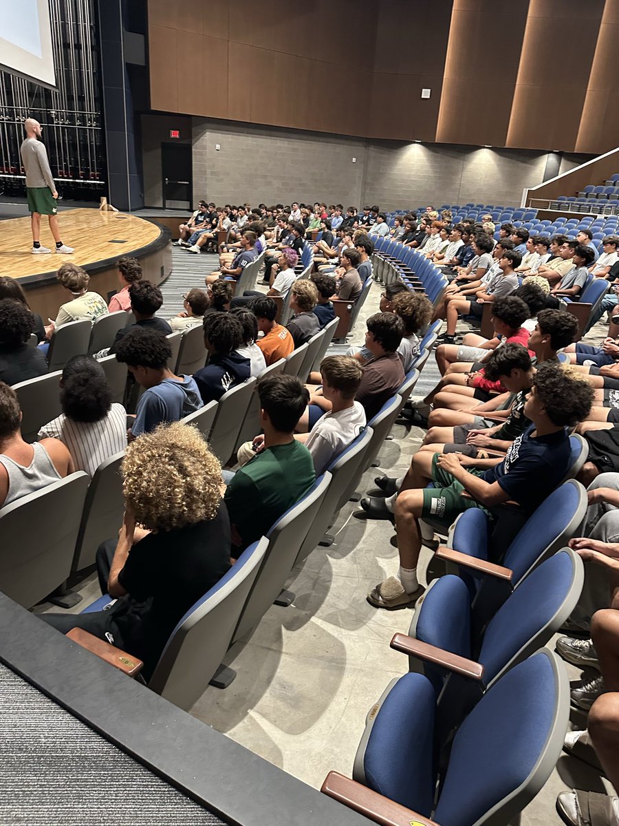 coach_harvey18's tweet photo. 2026 Team Meeting hit different. Spot. The. Ball. 

#BreatheTheFIRE🔥🐉🔥 https://t.co/6So6iTVv6G