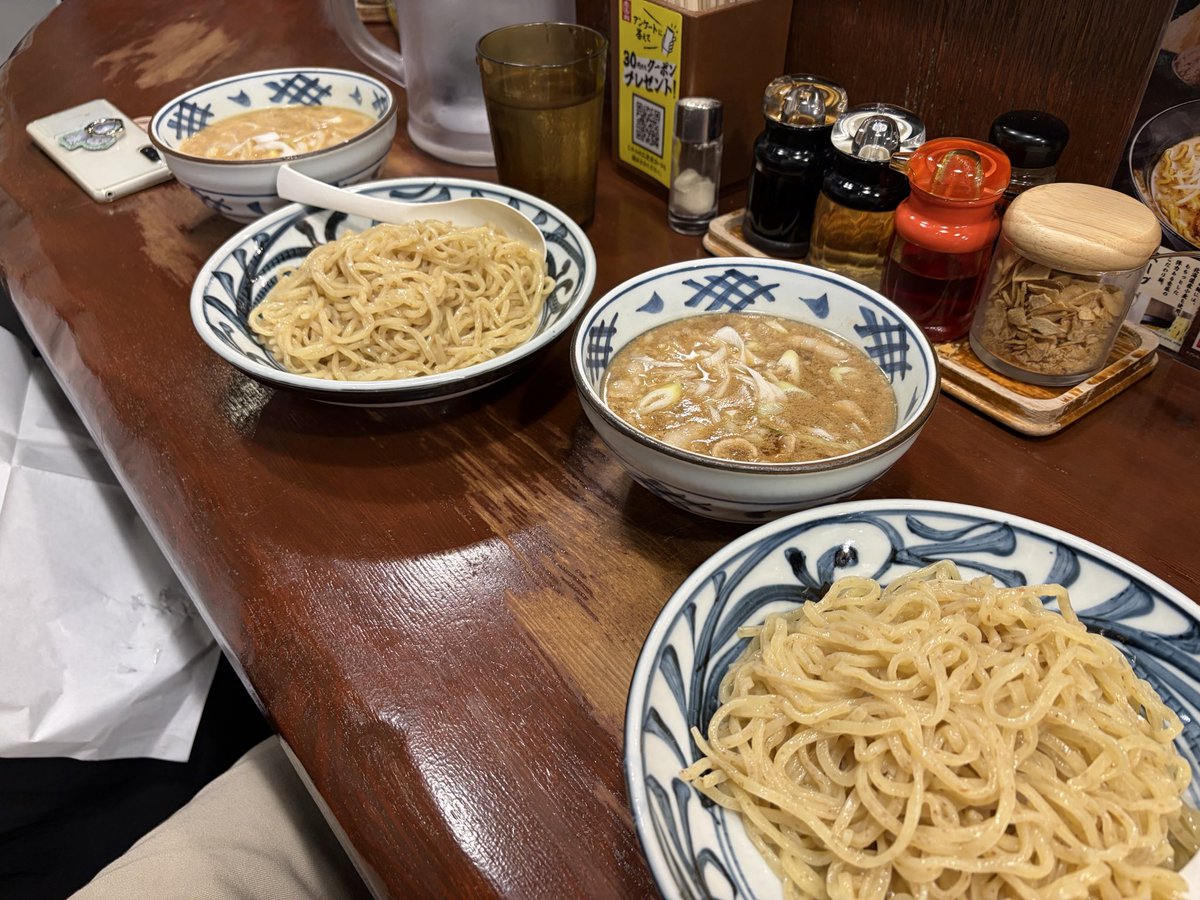 tanaka_fcinachu's tweet photo. 事後でもないし、事前でもない
ただのつけ麺2人前

そして上手くもない！笑😓 https://t.co/BEMg5TMIpx