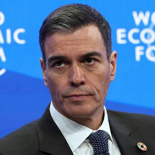IfindRetards's tweet photo. Retard of the day 🥇 

Pedro Sanchez https://t.co/dBqLVcntQE