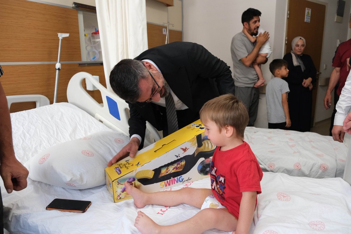 Ntanglay's tweet photo. Her yıl geleneksel olarak düzenlediğimiz sünnet şöleni öncesinde, Tatvan Devlet Hastanesi’nde sünnet olan yavrularımızı ziyaret ederek onlara geçmiş olsun dileklerimizi ilettik.

Yavrularımıza sağlıklı, huzurlu ve başarılarla dolu bir ömür diliyor, Rabbimden sağlık, mutluluk ve bahtlarının açık olmasını niyaz ediyorum.